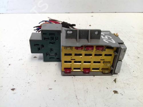 Fuse box CHRYSLER PT CRUISER (PT_) 2.0 (136 hp) 12760790