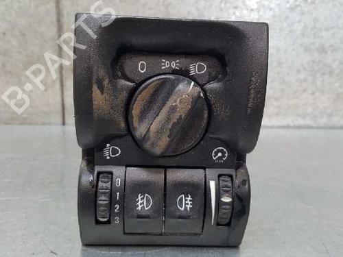 Used Headlight switch OPEL VECTRA B (J96) 1.7 TD (F19) (82 hp) 12705732