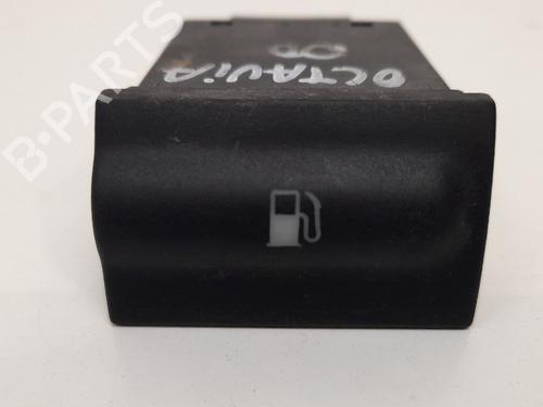 Used Switch SKODA OCTAVIA I (1U2) 1.6 (101 hp) 12773015
