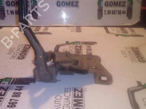 Used Hood lock CHRYSLER VOYAGER IV (RG, RS) 2.5 CRD (141 hp) 12724642