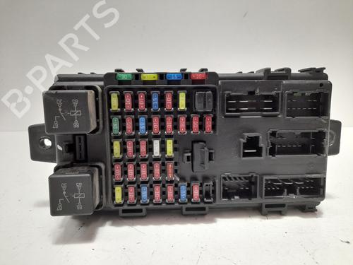 Used Fuse box HYUNDAI SANTA FÉ I (SM) 2.4 16V (146 hp) 12729736