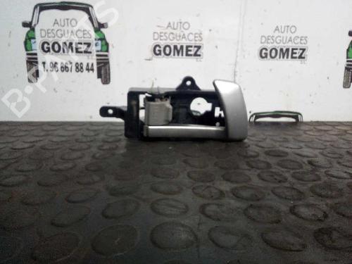Used Front right interior door handle HYUNDAI SANTA FÉ II (CM) 2.2 CRDi GLS (150 hp) 12814140