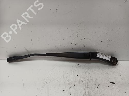 Used Front windshield wiper arm MINI MINI CLUBMAN (F54) Cooper D (150 hp) 17899523