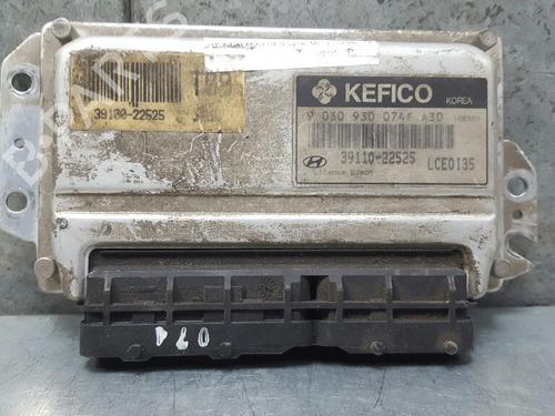 Used Engine control unit (ECU) HYUNDAI ACCENT II (LC) 1.3 (86 hp) 12818526