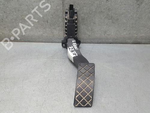 Pedal SEAT LEON SC (5F5) 1.6 TDI (105 hp) 5Q1721503F | 5Q1721503F | 6PV01062100 |