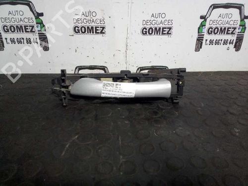 Used Front left exterior door handle MERCEDES-BENZ C-CLASS (W203) C 220 CDI (203.006, 203.008) (143 hp) 12813802