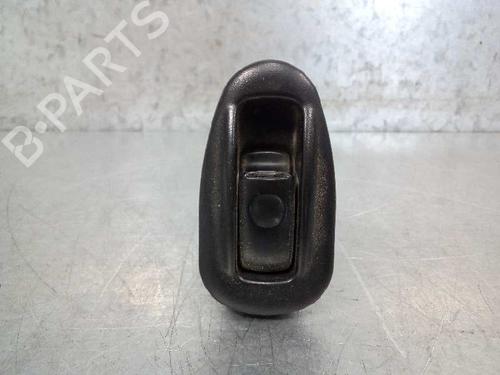 right-rear-window-switch-hyundai-santamo-93570m2500-93570m2500-1998-1999-2000-2001-2002-12706470 main image