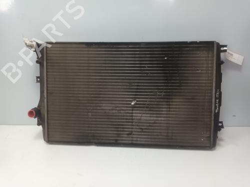 Used Water radiator Water radiator VW TOURAN (1T1, 1T2) [2003-2011] 33721940 33721940