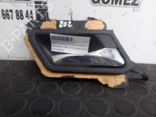 Used Front right interior door handle Front right interior door handle MERCEDES-BENZ C-CLASS (W202) C 250 Turbo-D (202.128) (150 hp) 12786990 12786990