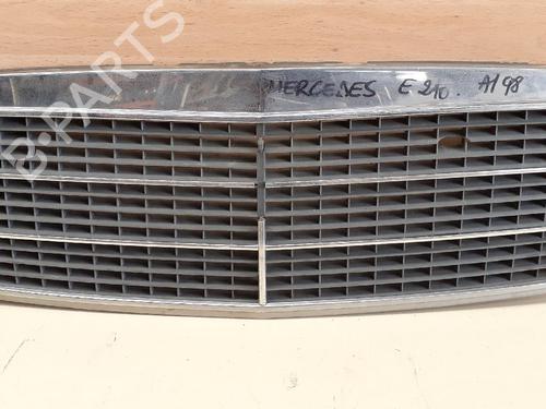 Grilles de calandre MERCEDES-BENZ E-CLASS (W210) E 240 (210.061) (170 hp) 12765066