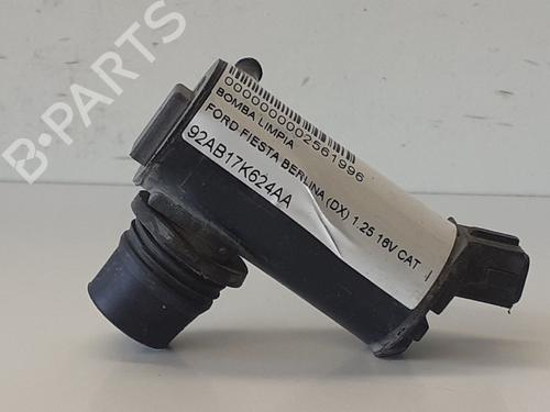 Used Washer pump FORD FIESTA Hatchback Van (JV_) TD 1.8 (75 hp) 13977351