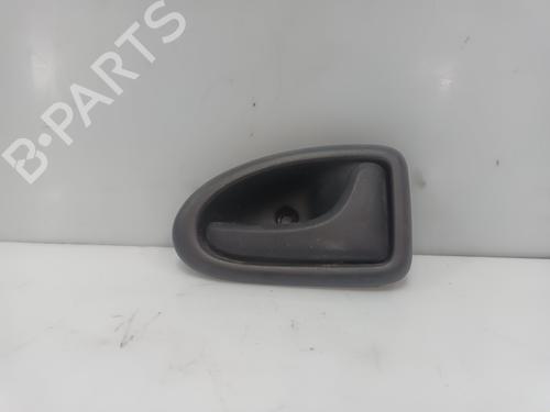 Høyre bak invendig håndtak Høyre bak invendig håndtak RENAULT CLIO II (BB_, CB_) 1.5 dCi (B/C2J) (68 hp) 36753051 36753051
