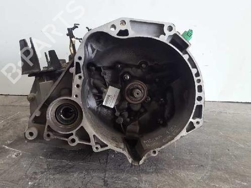 Used Gearbox NISSAN MICRA III (K12) 1.2 16V (65 hp) 12725552