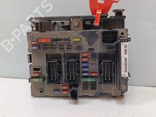 Used Fuse box Fuse box 38509067 38509067