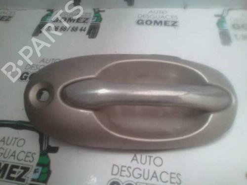 Used Front right exterior door handle KIA CARNIVAL II (GQ) 2.5 V6 (150 hp) 12797411