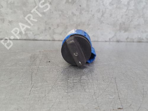 Used Headlight switch BMW 7 (E38) 728 i, iL (193 hp) 12796121