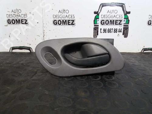 Used Front right interior door handle Front right interior door handle FORD MONDEO I (GBP) 1.8 i 16V (115 hp) 12694400 12694400