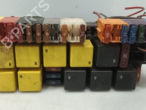 Sikringsdåse MERCEDES-BENZ S-CLASS (W220, V220) S 320 CDI (220.026, 220.126) (197 hp) 29933621