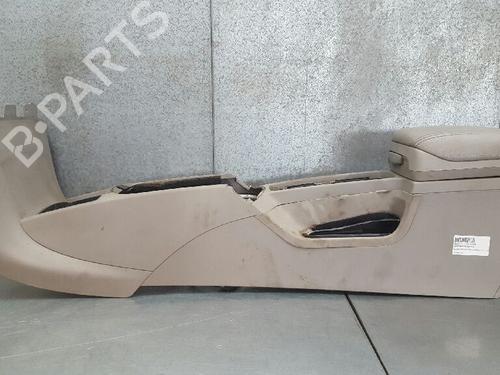 Armrest / Center console VOLVO V50 (545) 2.0 D (136 hp) 8687408 | 8687408 |