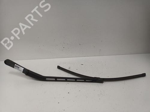 Used Front windshield wiper arm MERCEDES-BENZ CLK (C209) CLK 240 (209.361) (170 hp) 17439360