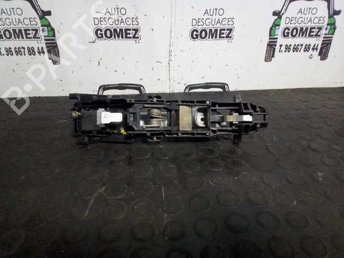 Front left exterior door handle MERCEDES-BENZ C-CLASS (W203) C 220 CDI (203.006, 203.008) | BP12813802C128 