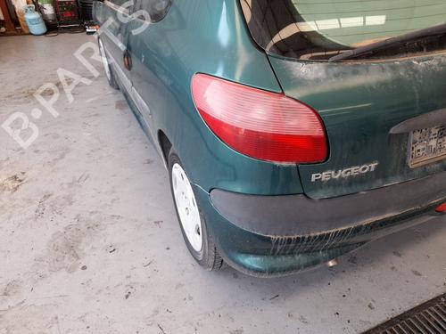 Achsschenkel links vorne PEUGEOT 206 Hatchback (2A/C) 1.1 i | BP12776993M25