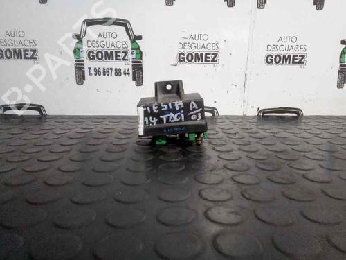 Used Electronic module FORD FIESTA V (JH_, JD_) 1.4 TDCi (68 hp) 12818027