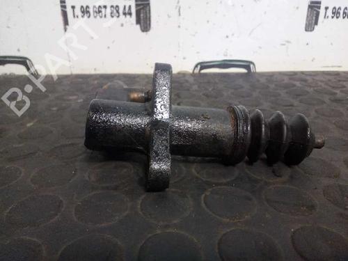 Used Clutch slave cylinder VOLVO V40 Estate (645) 1.9 DI (95 hp) 13986684