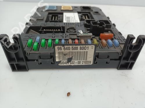 Fuse box CITROËN C5 III (RD_) 2.2 HDi (RD4HTH) | BP19664753E1 