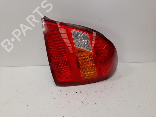 Used Right taillight HYUNDAI ELANTRA III (XD) 1.6 (107 hp) 15986538