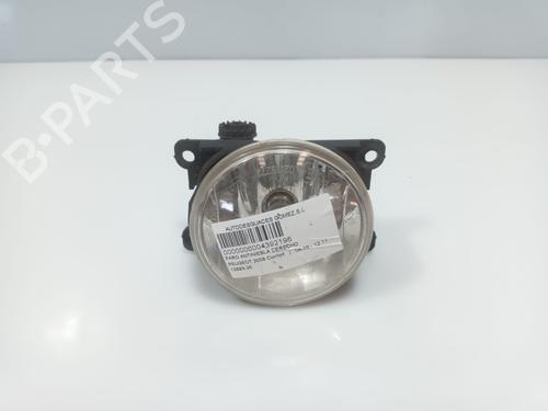 Used Right front fog light Right front fog light PEUGEOT 3008 I MPV (0U_) 1.6 HDi (109 hp) 33185272 33185272