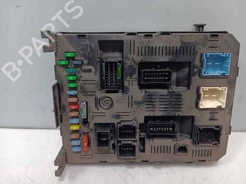 Used Fuse box Fuse box 39209877 39209877
