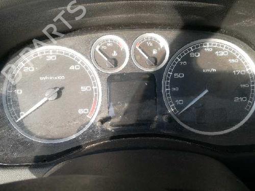 Used Instrument cluster PEUGEOT 307 (3A/C) 1.6 HDi (90 hp) 12728255