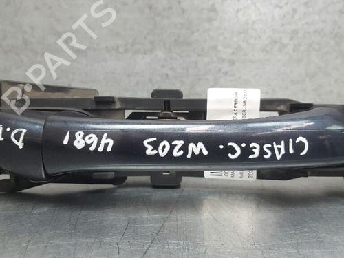 Maneta exterior delantera derecha MERCEDES-BENZ C-CLASS (W203) C 220 CDI (203.006, 203.008) (143 hp) 12710378