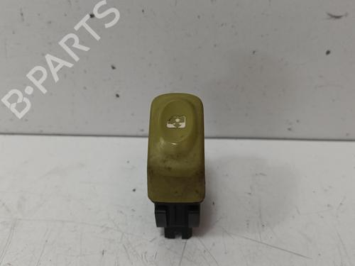 Interrupteur de vitre avant droite RENAULT TWINGO I (C06_) 1.2 (C066, C068) (58 hp) 32031809