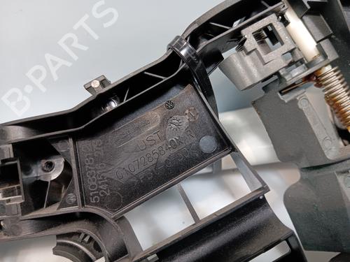 Rear right exterior door handle VW TOURAN (5T1) 1.6 TDI | BP23843780C130