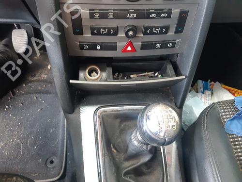 Fuse box PEUGEOT 407 (6D_) | BP31127006E1