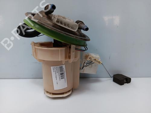 Used Fuel pump OPEL ZAFIRA A MPV (T98) [1999-2006]  32683510