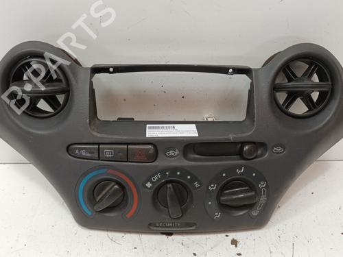 AC Styreenhet / Manøvreringsenhet TOYOTA YARIS (_P1_) 1.0 (SCP10_, SCP10R) (68 hp) 14992196