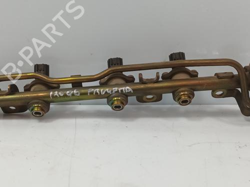 Used Injection rail NISSAN PRIMERA Hatchback (P11) 1.6 16V (99 hp) 22231767