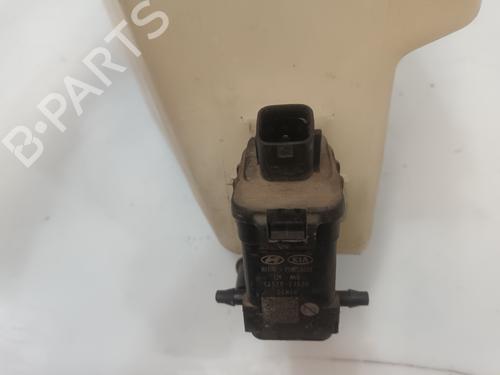Windscreen washer tank HYUNDAI SANTA FÉ II (CM) 2.2 CRDi 4x4 | BP31136317C113 
