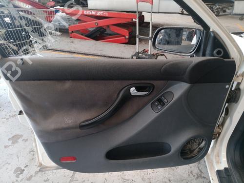 Venstre bagtil invendig håndtag SEAT LEON (1M1) 1.6 | BP19664744I15 