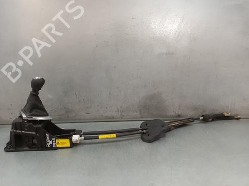 Used Gear lever RENAULT MEGANE III Hatchback (BZ0/1_, B3_) 1.5 dCi (BZ1G, BZ1W, BZ0R) (95 hp) 17463157