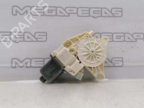 Left front window motor MERCEDES-BENZ C-CLASS (W204) C 220 CDI (204.002) A2048200142 / 0130822503