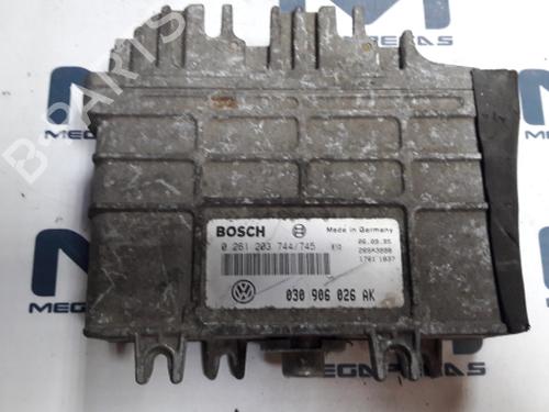 Used Engine control unit (ECU) VW POLO III (6N1) 45 1.0 (45 hp) 12153795