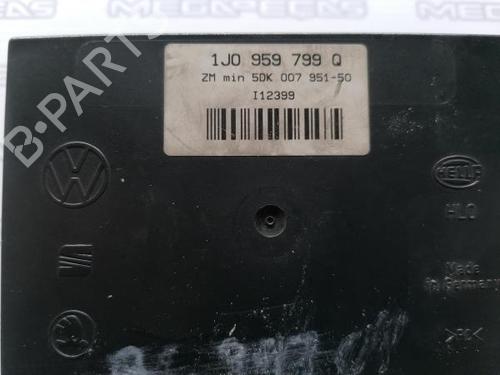 Fuse box SKODA OCTAVIA I (1U2) 1.9 TDI | BP12271785E1 