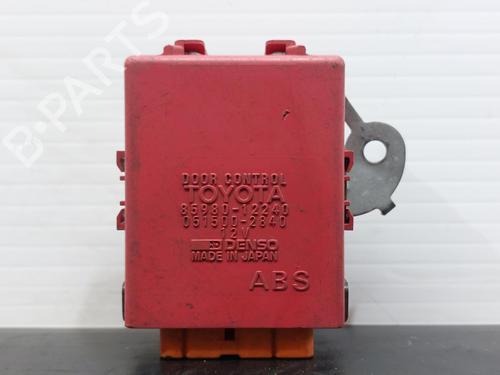 Used Comfort control module TOYOTA COROLLA (_E10_) 1.3 XLI (EE101_, EE101R) (75 hp) 13373455