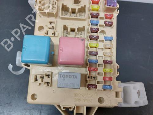 Zekeringkast TOYOTA COROLLA Verso (ZER_, ZZE12_, R1_) 2.2 D-4D (AUR10_, AUR10R) | BP12156486E1 