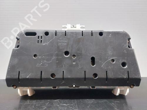 Cockpit TOYOTA COROLLA Verso (ZER_, ZZE12_, R1_) 2.2 D-4D (AUR10_, AUR10R) | BP12156497C47 