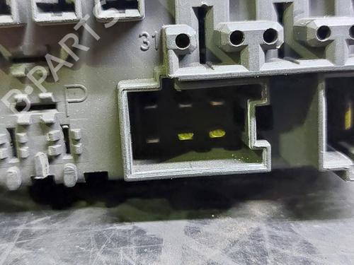 Fuse box MERCEDES-BENZ S-CLASS (W220, V220) S 320 CDI (220.025, 220.125) | BP12156571E1 